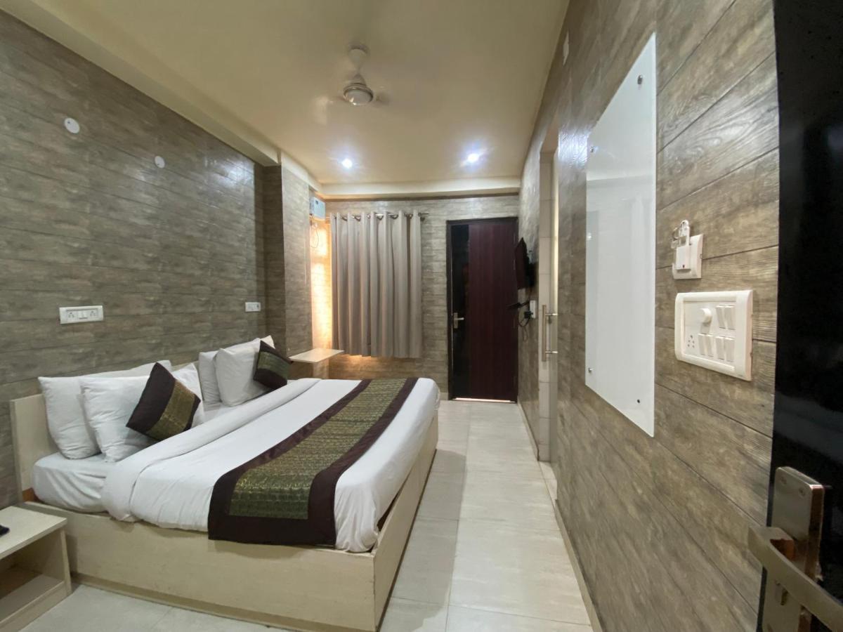ניו דלהי Hotel Red Chilly מראה חיצוני תמונה