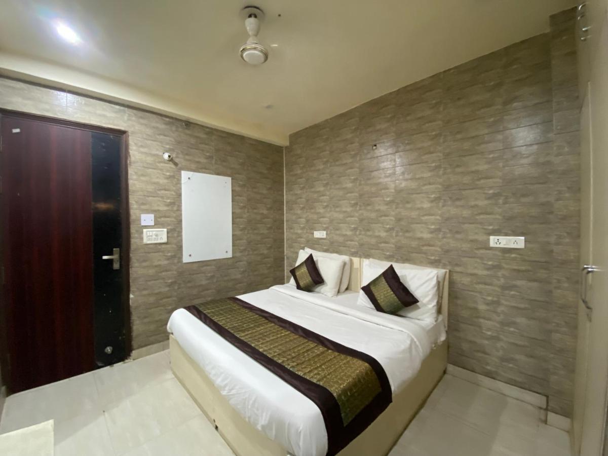 ניו דלהי Hotel Red Chilly מראה חיצוני תמונה
